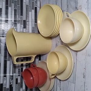 15 vintage melmac melamine Watertown Lifetime pitcher cups saucers 1970s